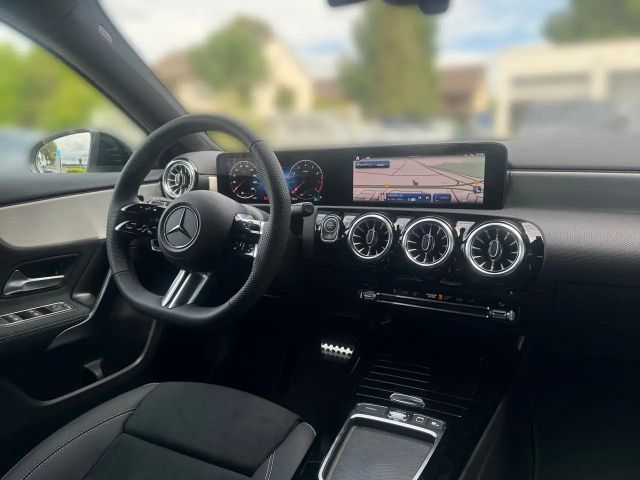 Mercedes-Benz A 180 AMG Line