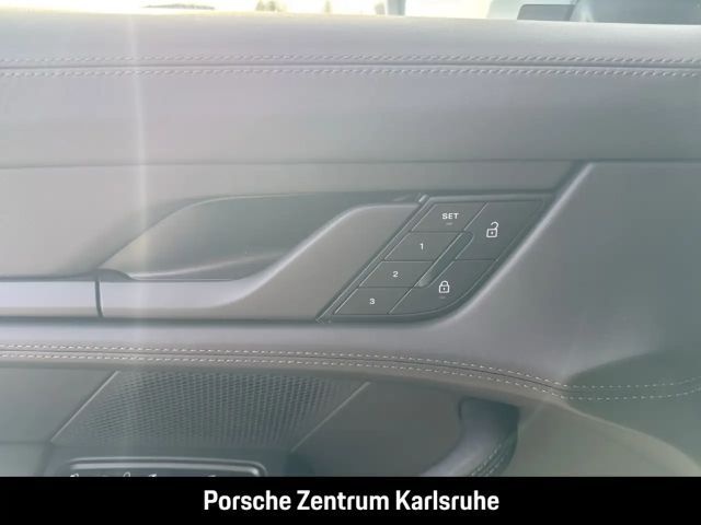 Porsche Taycan 4S Cross Turismo