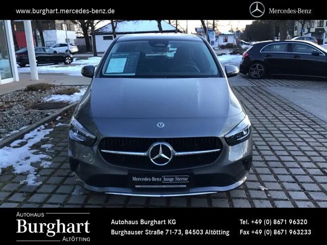 Mercedes-Benz B 200 Progressive Sedan