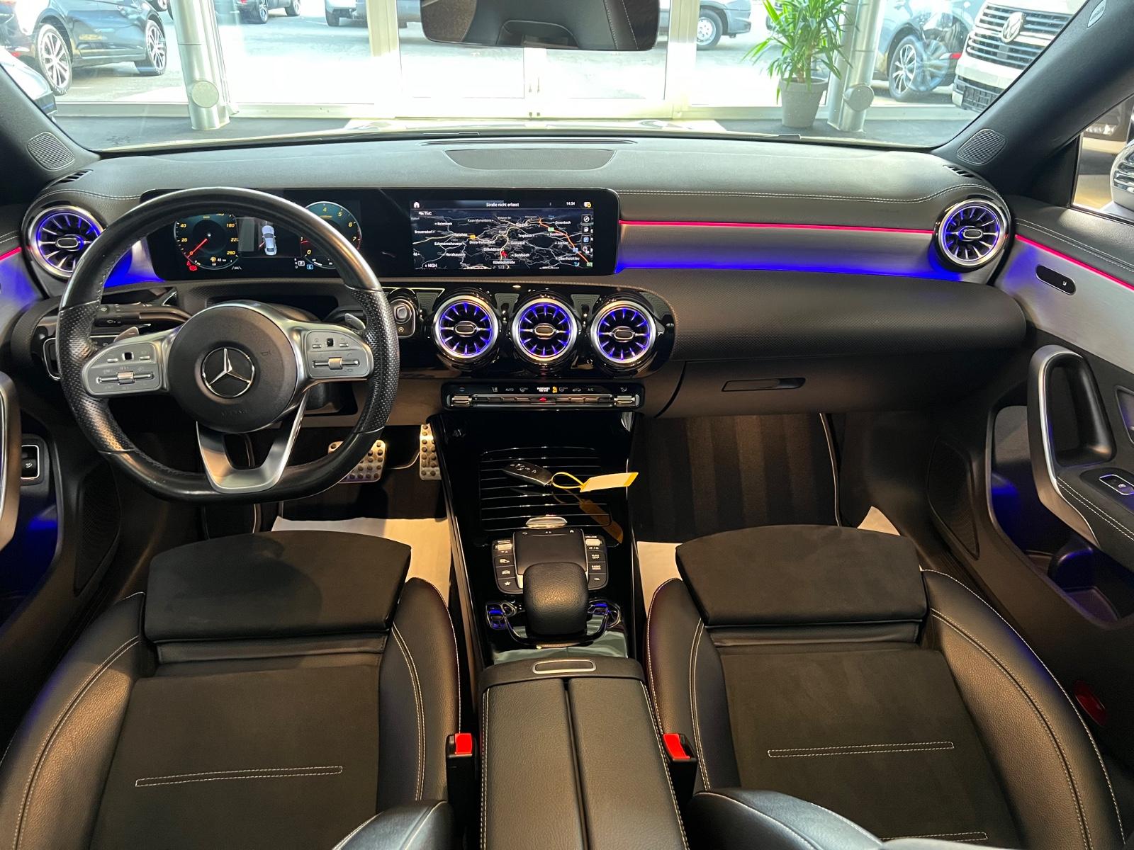 Mercedes-Benz CLA 200 AMG Line