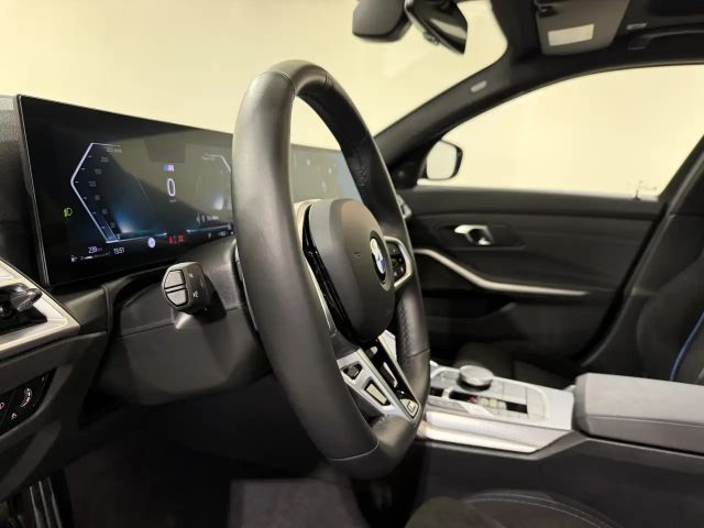 BMW 330 330d M-Sport Touring xDrive