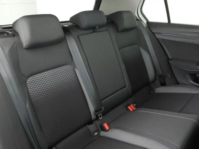 Volkswagen Golf 1.5 eTSI DSG Golf VIII