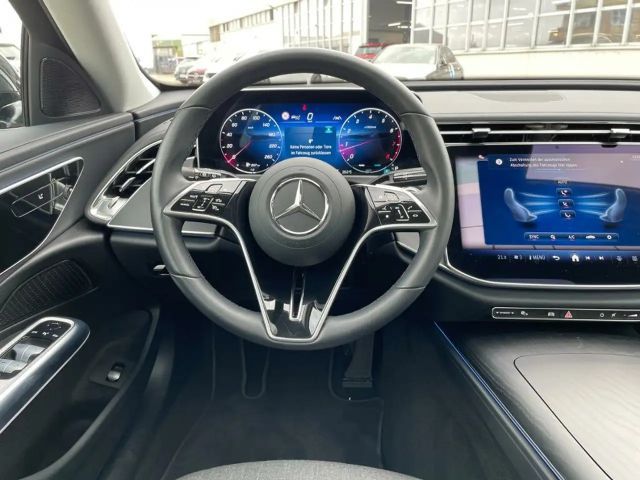 Mercedes-Benz E 200 AVANTGARDE Estate