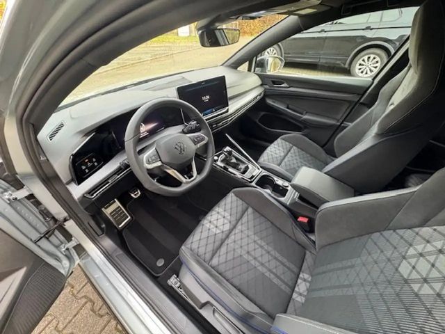 Volkswagen Golf 1.5 TSI R-Line