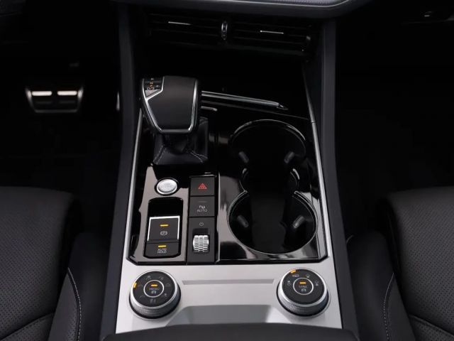 Volkswagen Touareg IQ.Drive R-Line