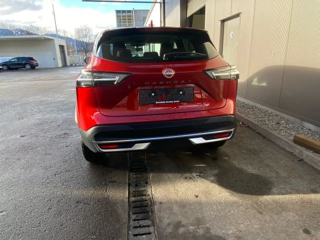 Nissan Qashqai 1,3 MHEV First Edition +