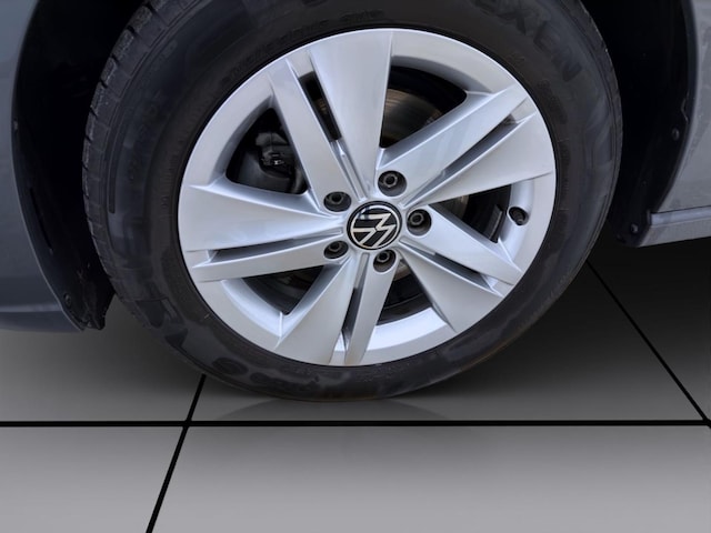 Volkswagen Golf 1.5 eTSI DSG Life Variant