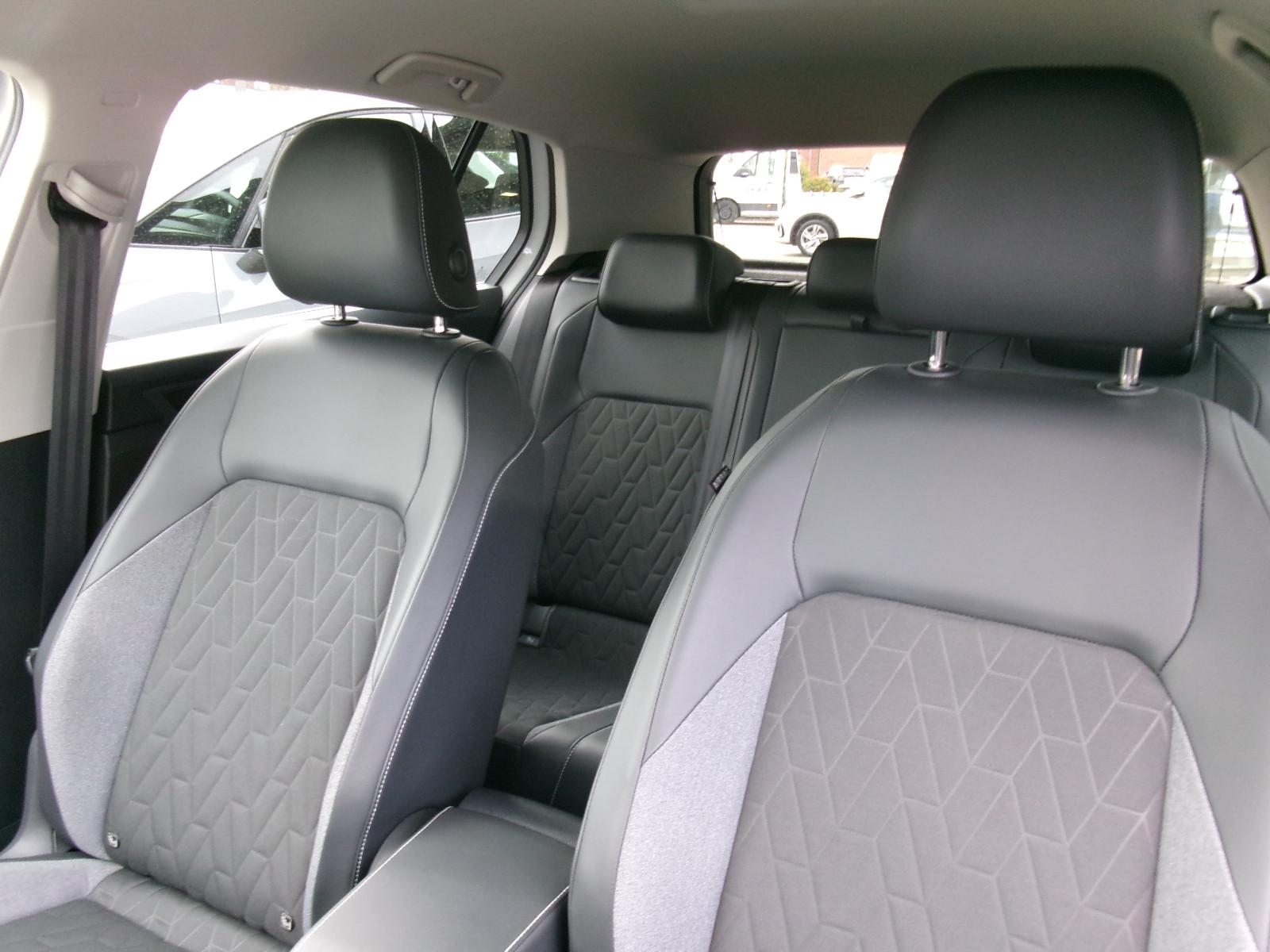 Volkswagen Golf 1.5 eTSI DSG IQ.Drive Life