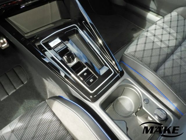 Volkswagen Golf 1.5 eTSI DSG IQ.Drive R-Line