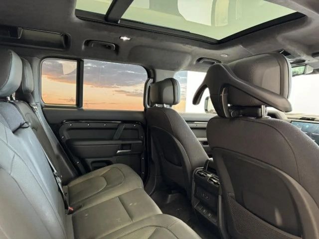 Land Rover Defender 110 Black Pack D300