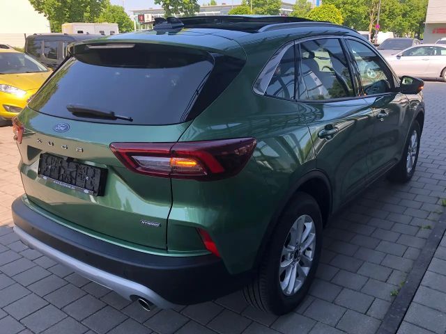 Ford Kuga Hybrid Titanium