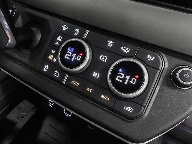 Land Rover Defender 110 Dynamic SE