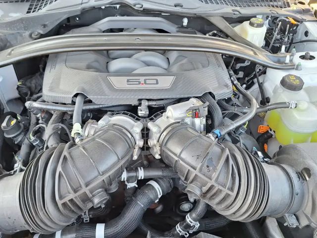 Ford Mustang Fastback GT 5.0 V8