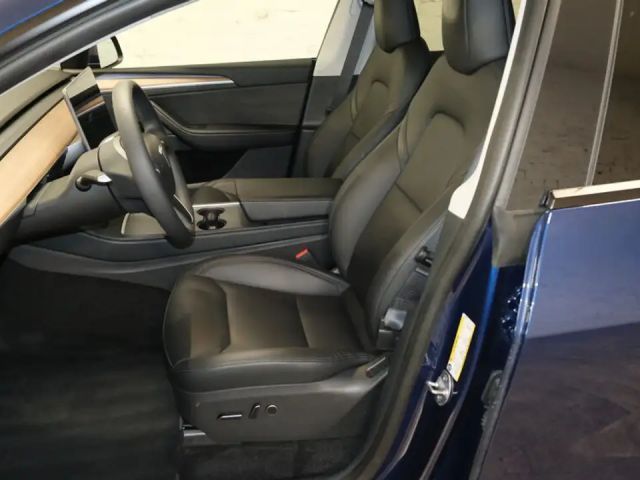 Tesla Model Y AWD Performance