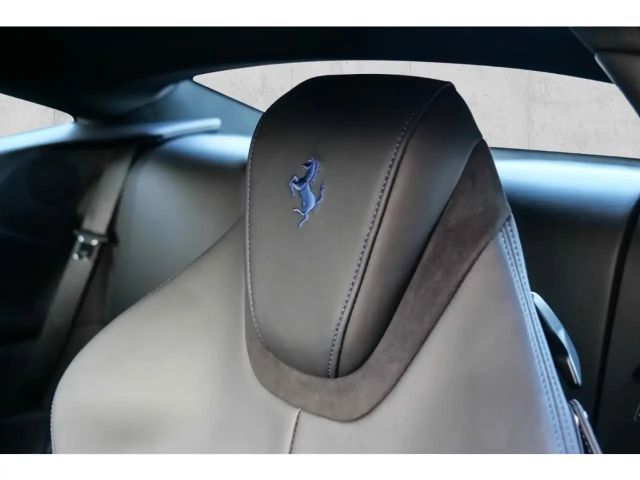 Ferrari Roma *1.Hd*Carbon+LED*MagneRide*Alcantara*