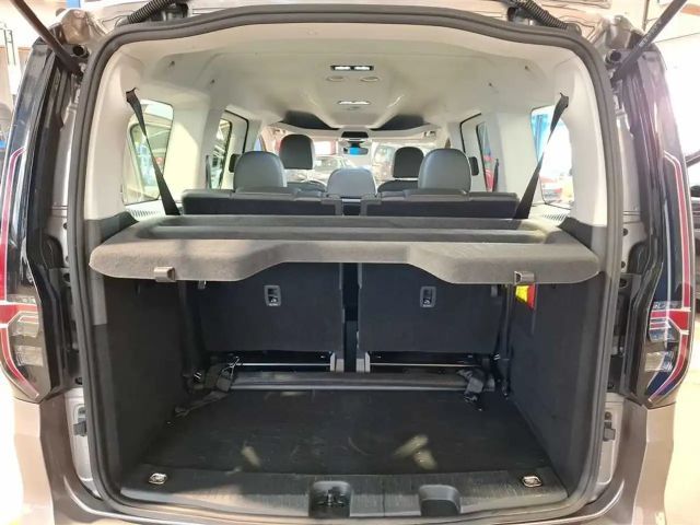 Volkswagen Caddy 1.5 TSI DSG Maxi Style