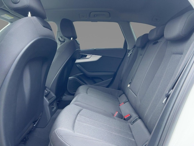 Audi A4 35 TFSI Avant S-Tronic
