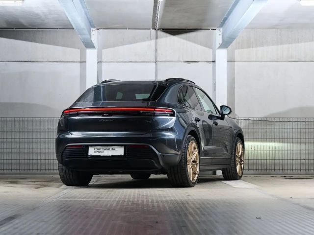 Porsche Macan 4