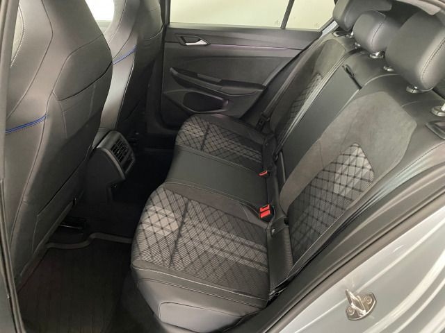 Volkswagen Golf 1.5 eTSI DSG R-Line