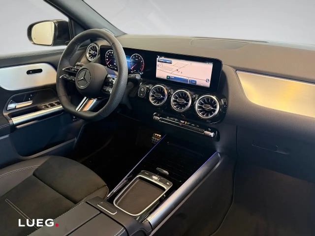 Mercedes-Benz GLA 200 Distronic Night SpurW 360 ACC AHK AUT LM