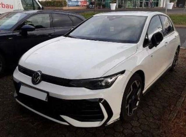 Volkswagen Golf 1.5 eTSI DSG R-Line