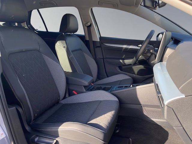 Volkswagen Golf 1.5 eTSI DSG Golf VIII