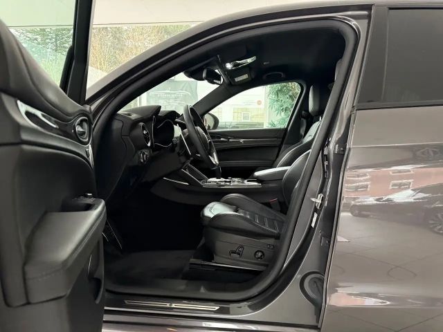 Alfa Romeo Stelvio Q4 Quadrifoglio