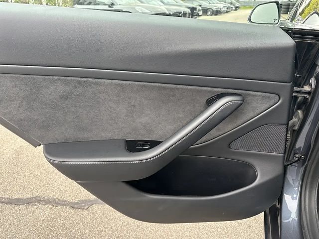 Tesla Model 3 AWD Long Range