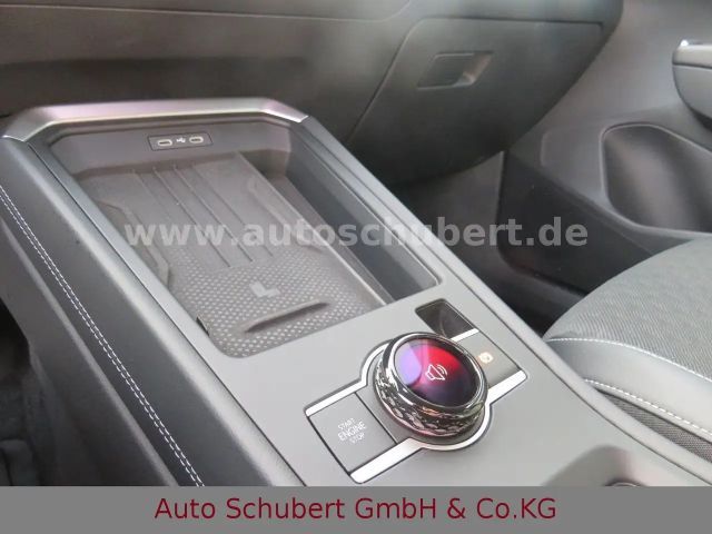 Volkswagen T-Roc 1.5 eTSI DSG R-Line