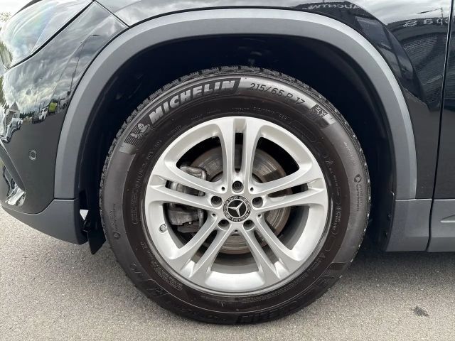 Mercedes-Benz GLA 200 PTS Cam Navi Wide LED SHZ EASY-PACK