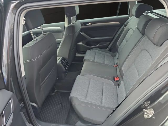 Volkswagen Passat 1.5 TSI Business Variant