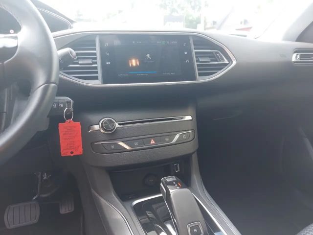 Peugeot 308 1,2e-THP PureTech130, Navigation, Sitzheizung