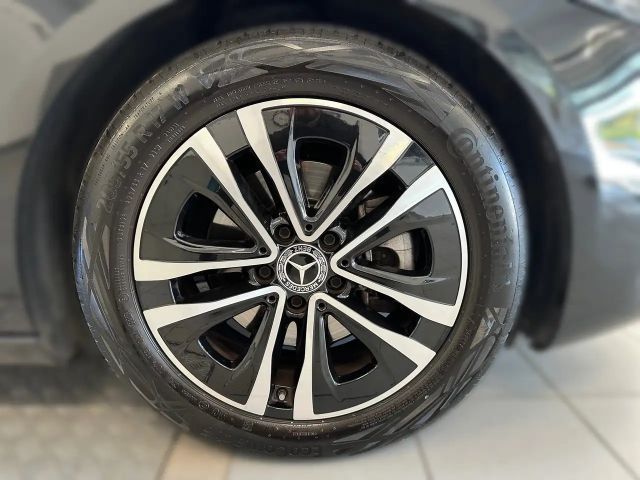 Mercedes-Benz A 200 A 200 d