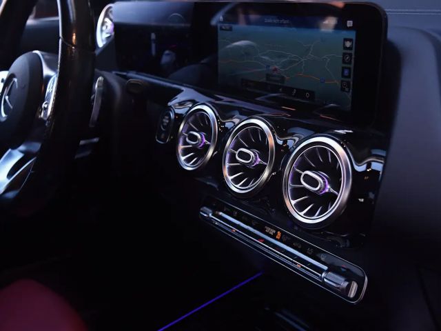 Mercedes-Benz GLA 250 AMG Line Designo