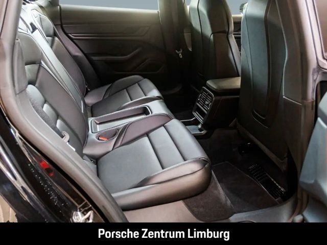 Porsche Taycan 4 Cross Turismo