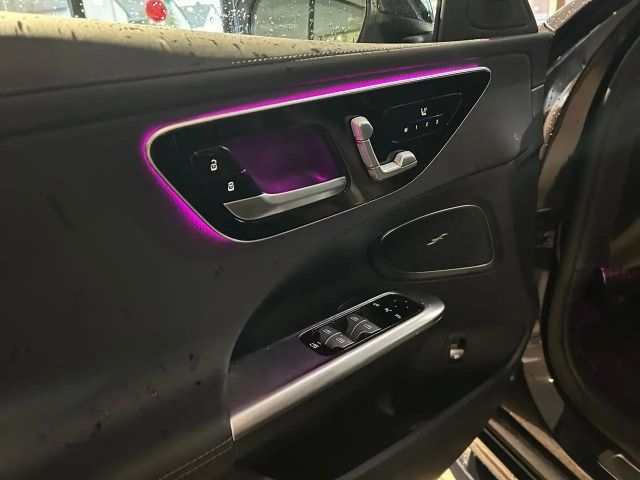 Mercedes-Benz C 200 AMG Line Sedan