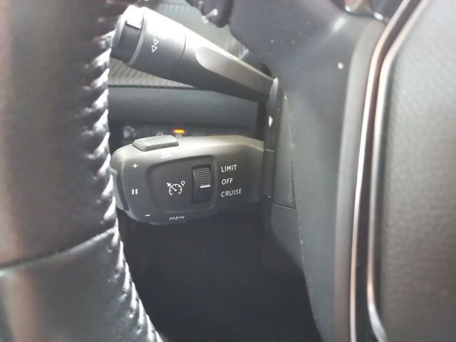 Peugeot E-2008 Allure Pack