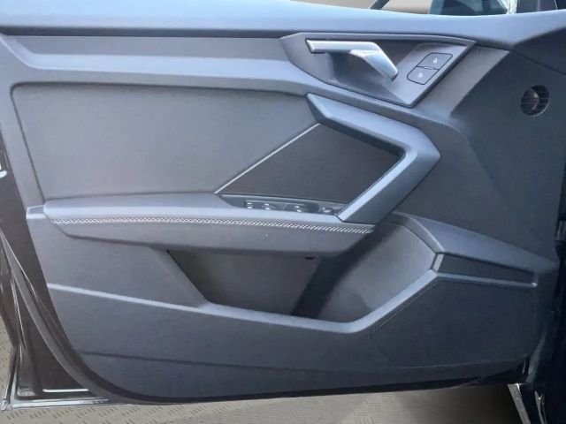 Audi A3 30 TFSI Sedan