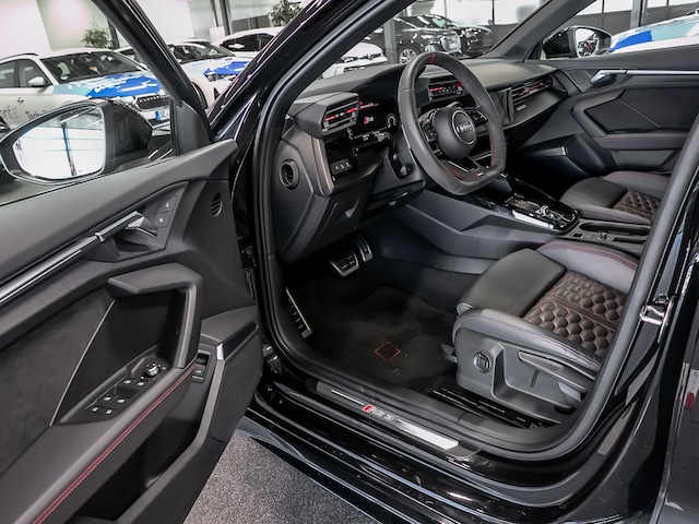 Audi RS3 Quattro S-Tronic Sedan