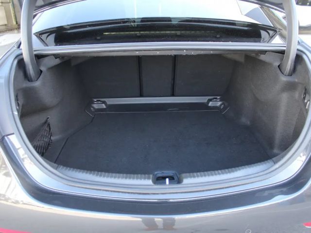 Mercedes-Benz C 200 4MATIC Sedan