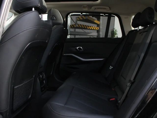 BMW 330 330e Touring