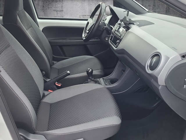 Volkswagen up! Active