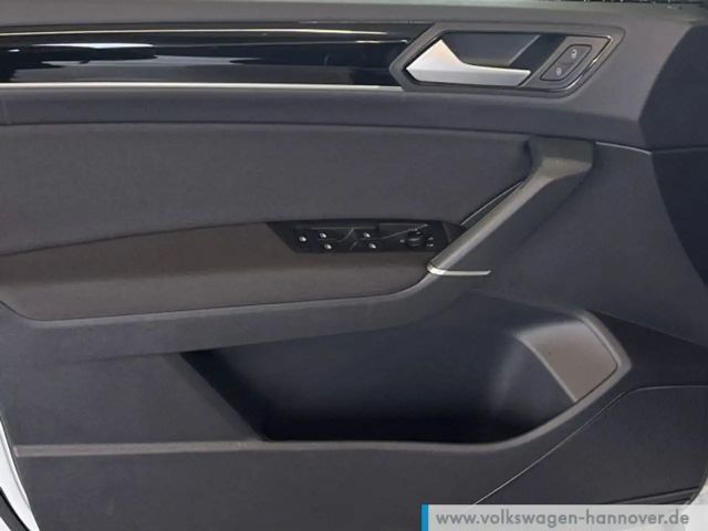 Volkswagen Touran 1.5 TSI DSG R-Line