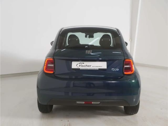 Fiat 500e Action