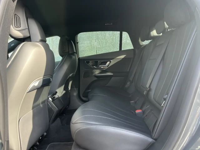 Mercedes-Benz EQE 300 Sedan