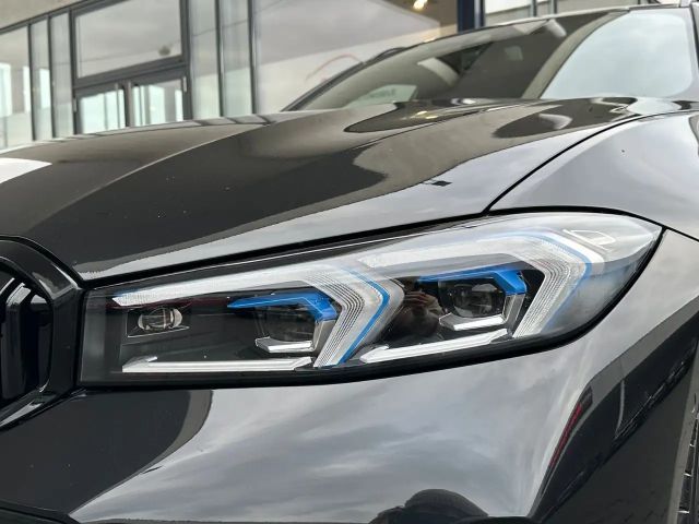 BMW 330 330d M-Sport Touring xDrive