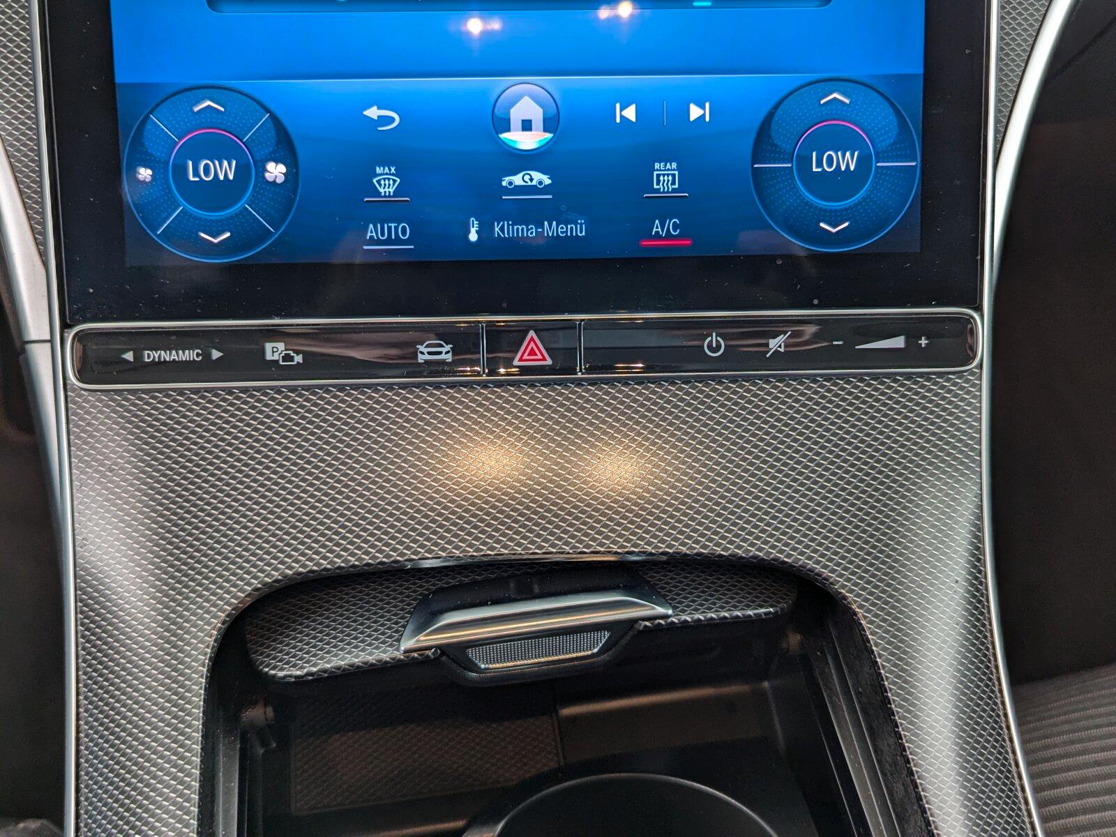 Mercedes-Benz C 300 AVANTGARDE C 300 d Sedan