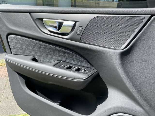 Volvo V60 Core Hybrid