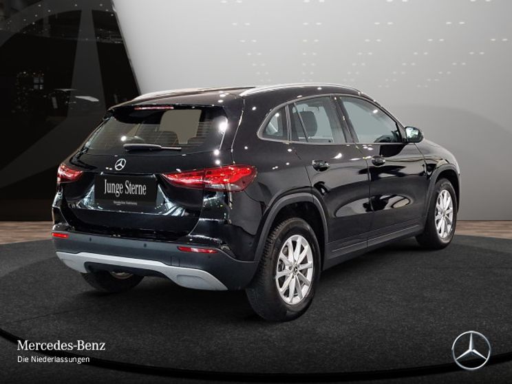 Mercedes-Benz GLA 180 GLA 180