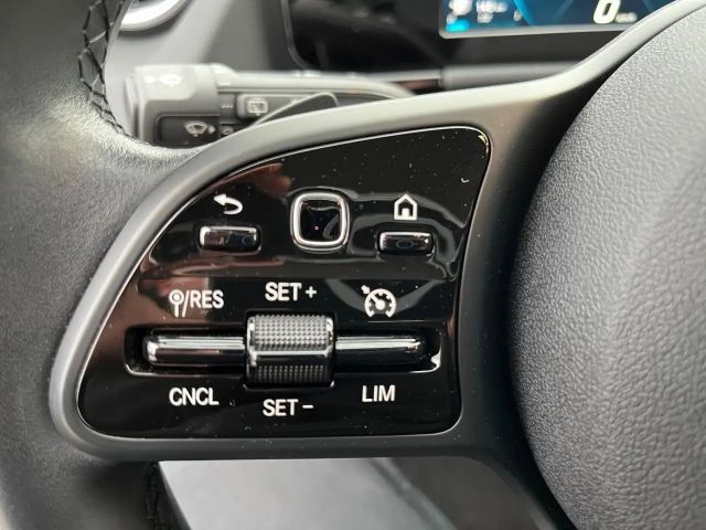 Mercedes-Benz B 200 Sedan Style